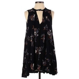 Free People Oversized Black Floral Shelve-less Top, V-Neck Cut Clasp, Size Small